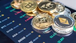 Les cryptomonnaies sont un produit de placement de plus en plus demandé. Dans ce contexte, les premières banques suisses facilitent le négoce et la conservation d’actifs numériques. Comme pour tout placement, il convient de tenir compte des opportunités et des risques.