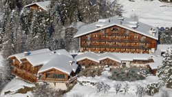 chalet d'adrien et terrasse en hiver.JPG