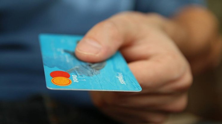 Nous recherchons les meilleures banques et les meilleures cartes de crédit de Suisse.