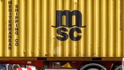 Le 6 novembre, MSC avait annoncé suspendre "jusqu'à nouvel ordre" ses livraisons terrestres de marchandises vers le Mali, en raison de "problèmes de sécurité" et de la "pénurie de carburant."