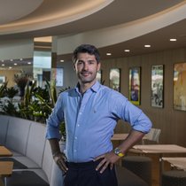 Le cofondateur et CEO, Julien Barbotin-Larrieu, a pour objectif final d’offrir du crédit aux PME.