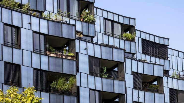 "L'évolution des prix s'est encore accélérée et les prix de l'immobilier résidentiel ont augmenté plus fortement que les revenus des ménages et les loyers", explique UBS. "L'octroi de prêts hypothécaires a également augmenté par rapport aux trimestres précédents."