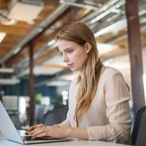 Depuis l'arrivée de l'IA dans le monde du travail, le nombre de programmes proposés a fortement augmenté.