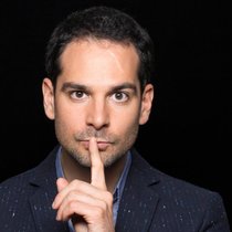 Mentaliste,  Rémi Larrousse anime des conférences, ateliers et formations dans les entreprises.