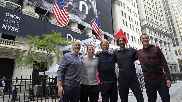 Les dirigeants d’On lors de l’entrée à la bourse de New York le 15 septembre 2021.