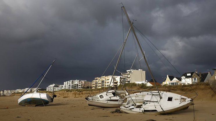Les intempéries qui ont frappé le nord-ouest de la France entre le 1er et le 5 novembre ont occasionné plus d'un demi-million de sinistres, pour un coût total devisé par les assureurs à 1,3 milliard d'euros.