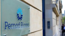 Pernod Ricard peine aux Etats-Unis où les alcools européens sont soumis depuis août à 15% de droits de douane et où des stocks ont été constitués en amont (archives).