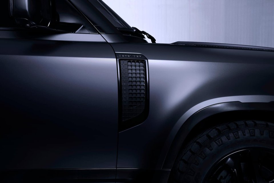 Land-Rover-3