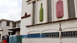 Vetropack à St-Prex (VD), qui a fermé en juin 2024, était la dernière usine suisse à fabriquer des bouteilles en verre (archives).