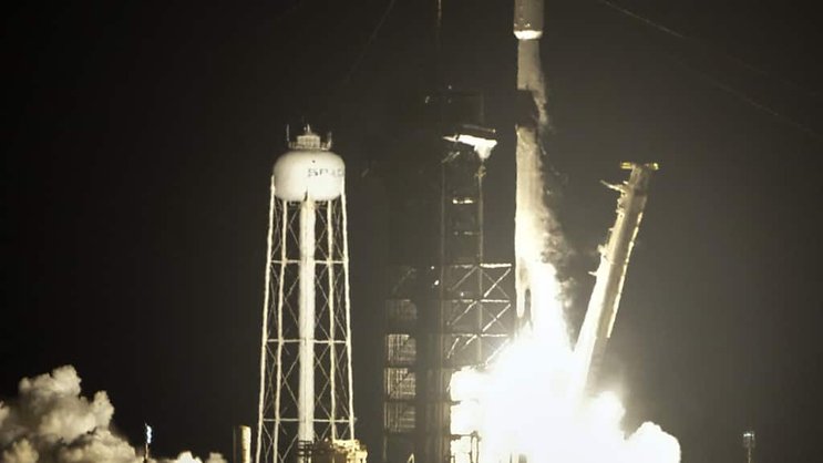Falcon 9 a décollé avec succès de Floride.