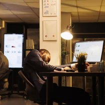 Les spécialistes recommandent une sieste d’une quinzaine de minutes pour recharger ses batteries.