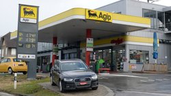 Les experts tablent sur une poursuite de la hausse des prix de l'essence. Ici à Tolochenaz. (archive).