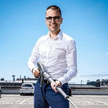 Marcin Pietrzyk traque les failles dans les lignes de production et conçoit des outils pour lutter contre le blanchiment d’argent.