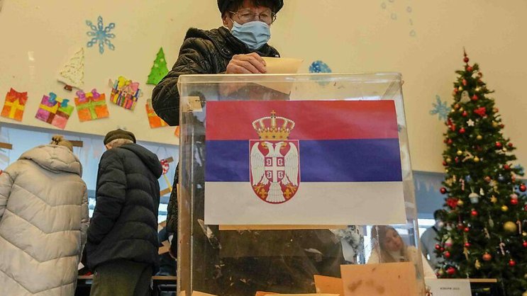 Les derniers sondages donnaient le parti progressiste serbe du président Aleksandar Vucic (SNS, droite nationaliste) majoritaire.