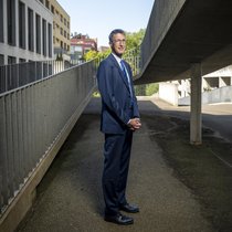 Emmanuel Vauclair, 47 ans, a pris la direction de Publica le 1er mai 2026, succédant à Doris Bianchi, désormais directrice de l’Office fédéral des assurances sociales.