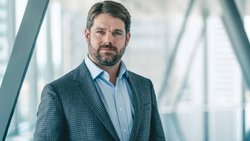 Klemens Haselsteiner, CEO du groupe de construction Strabag, est décédé subitement d'une hémorragie d’anévrisme.