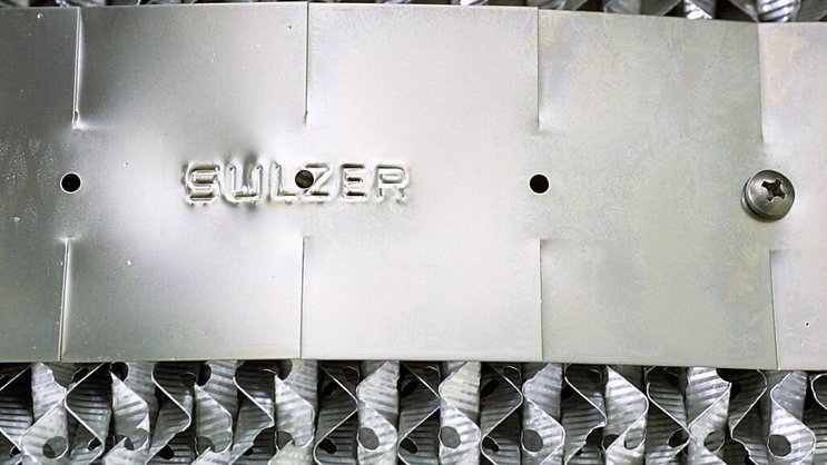 Pour la suite de l'exercice, Sulzer relève ses ambitions, escomptant une croissance organique des prises de commandes de 10 à 14% (3 à 6% auparavant), une progression des ventes de 11 à 13% (7 à 9%) et une rentabilité opérationnelle autour de 11% des ventes (supérieure à 10%). (KEYSTONE/G.Bally)