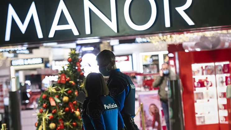 Manor constate une hausse de la fréquentation de ses magasins depuis quelque temps. "Les chiffres vont dans le bon sens ces dernières semaines", selon son CEO Jérôme Gilg.