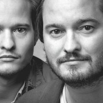 Les frères Ouboter, Merlin (à g.) et Oliver, partagent la direction du projet Microlino et le même appartement au centre de Zurich.