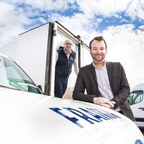 Corentin Rineau et Jean-Michel Domergue (à g.), de la société Fraikin, présente en Suisse depuis 2006.