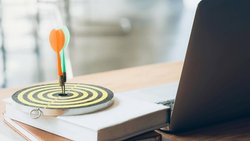 La formation englobe aussi bien la communication de crise que la correspondance interne, les réseaux sociaux ou la rédaction de scripts vidéo.