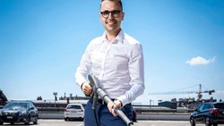 Marcin Pietrzyk traque les failles dans les lignes de production et conçoit des outils pour lutter contre le blanchiment d’argent.