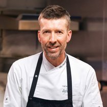 Le chef Benoît Thorey, fondateur d'Allcook Kitchen, s'est lancé en 2021 avec son épouse Sacha, spécialiste en marketing alimentaire.