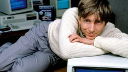 Bill Gates en 1985. Le cofondateur de Microsoft n’hésite pas à déclarer qu’il doit aussi sa fortune au fait d’avoir été au bon endroit au bon moment.