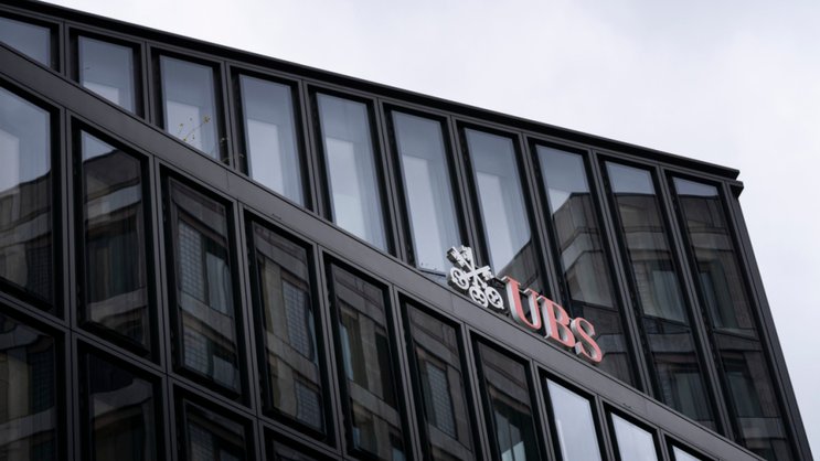 Pour l'ensemble de l'année 2025, le numéro un bancaire helvétique affiche un bénéfice de 7,8 milliards de dollars, en hausse de plus de moitié (+53%) (archives).