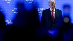 Le public est présent en nombre pour suivre le discours du président américain Donald Trump au WEF mercredi à Davos.