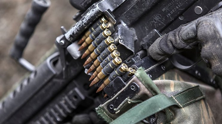 L'Espagne et l'Allemagne notamment attendent l'autorisation de Berne pour livrer à l'Ukraine du matériel militaire helvétique.
