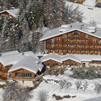 chalet d'adrien et terrasse en hiver.JPG
