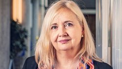 Marianne Schmidt Mast est professeure ordinaire de comportement organisationnel et doyenne de HEC Lausanne. Ses recherches se concentrent sur les comportements interprofessionnels sur le lieu de travail.