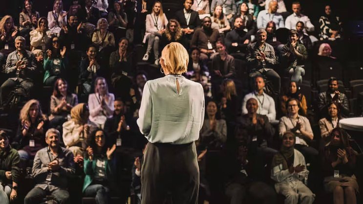 De plus en plus de femmes siègent dans les conseils d'administration des entreprises suisses, comme le montre une enquête exclusive du conseiller en personnel Schilling Partners pour la Handelszeitung.