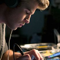 Dans le film «Paranoïa», sorti en 2013, un ingénieur télécoms, joué par Liam Hemsworth, va infiltrer une société concurrente sur requête de son CEO.