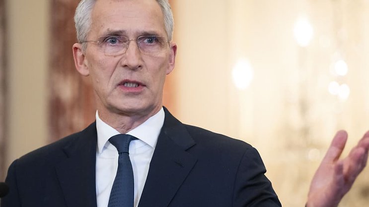 "Le rythme actuel d'utilisation de munitions par l'Ukraine est beaucoup plus élevé que notre rythme actuel de production", a averti le chef de l'Otan. "Cela épuise nos stocks et met nos industries de défense sous pression".