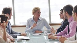 Les changements actuels du monde du travail exigent une adaptation constante des CEO.