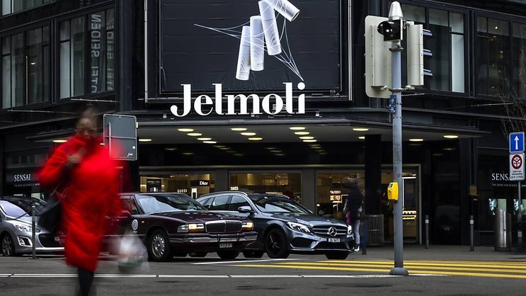 Le bâtiment, dans lequel se trouve actuellement le grand magasin Jelmoli, doit être rénové jusqu'en 2027. (archive)