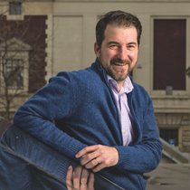 Expert en innovation sociétale et en gouvernance, Jonathan Normand cofonde en 2014 B Lab Europe, puis B Lab Suisse avec notamment le mouvement B Corp.