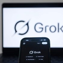 En cause: une fonctionnalité permettant aux utilisateurs de demander à Grok de créer de fausses images dénudées à partir de photos réelles de mineurs ou de femmes.