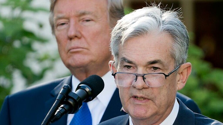 Donald Trump a réitéré mercredi ses attaques contre le patron de la Fed Jerome Powell au sujet de sa politique de taux d'intérêts (archives).
