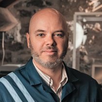 Olivier Mory, horloger constructeur de 42 ans à La Chaux-de-Fonds, est en passe d’ébranler la notion même de haute horlogerie en Suisse.