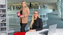 Zoé Berry (à g.) et Kyriaki Bongard, les cofondatrices d'Ex Nunc Intelligence.