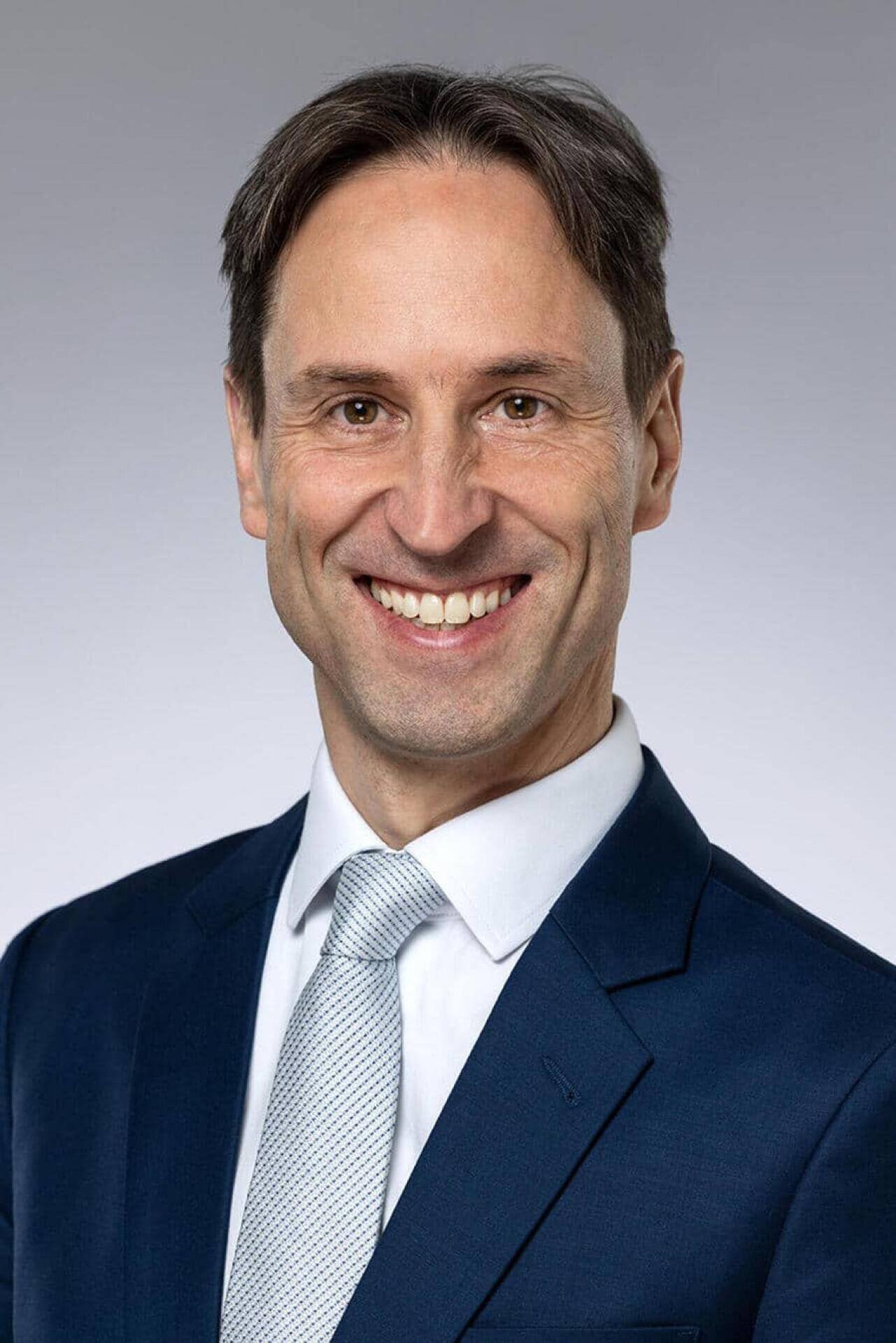 Roman Mayer, nouveau directeur de l'Office fédéral du développement territorial depuis octobre, est un familier du conseiller fédéral Albert Rösti.