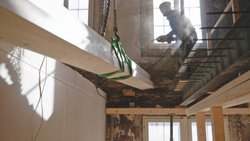 Dans le secteur de la construction, les prix de nombreux composants comme le métal, les tuiles ou les ossatures en bois se sont envolés.