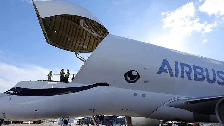 Las, tous les vols opérés par la flotte "Beluga ST" sont suspendus dès à présent, a indiqué Airbus, sans en préciser les raisons, et le processus de clôture de la jeune société vient de commencer.