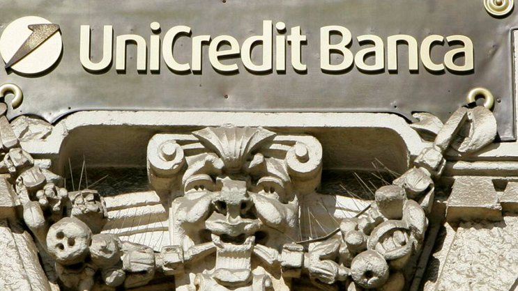 UniCredit, en embuscade pour prendre le contrôle de Commerzbank, a vu son bénéfice net grimper de 8,2% à 2,5 milliards d'euros. Celui de l'établissement allemand a lui fléchi de 6% à 642 millions d'euros (archives).