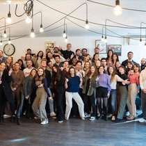 L’équipe de Coorpacademy développe des formations numériques en entreprise. La société a été rachetée l’an dernier par l’australien Go1.