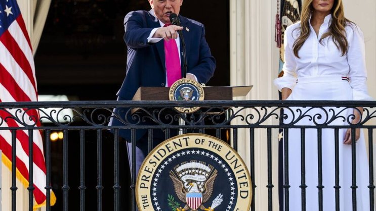 Donald Trump (à g.) a signé sa loi budgétaire XXL.