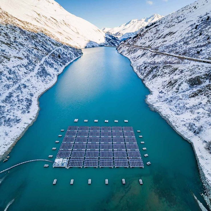 Parc solaire flottant sur le lac des Toules 